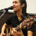 Acoustic guitar virtuoso Shun Ng discovers communication through music