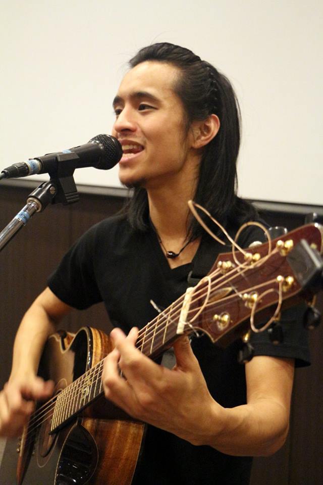 Acoustic guitar virtuoso Shun Ng discovers communication through music