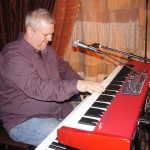 Bruce Bears hosted Beehive Sunday night blues with style; Tim Pike guested