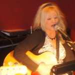 Kim Riley shines in solo acoustic & duo format; rocks Whippersnappers with fine selections and delivery